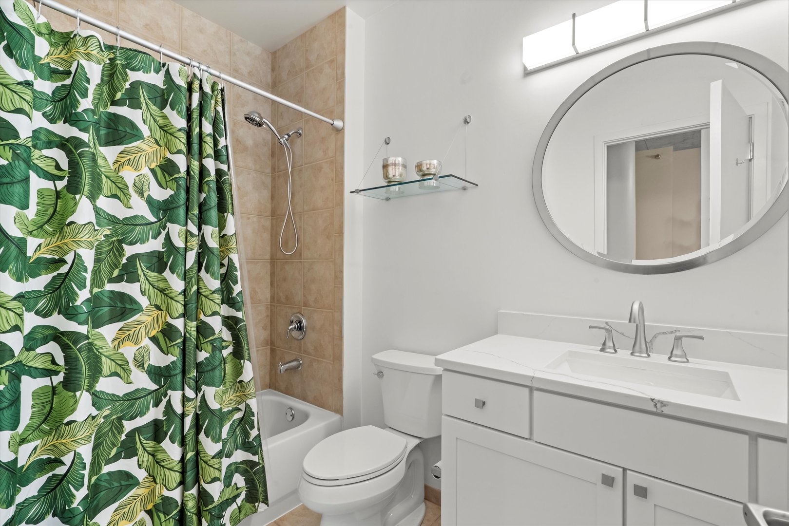 720 N LARRABEE Street Unit: 1302