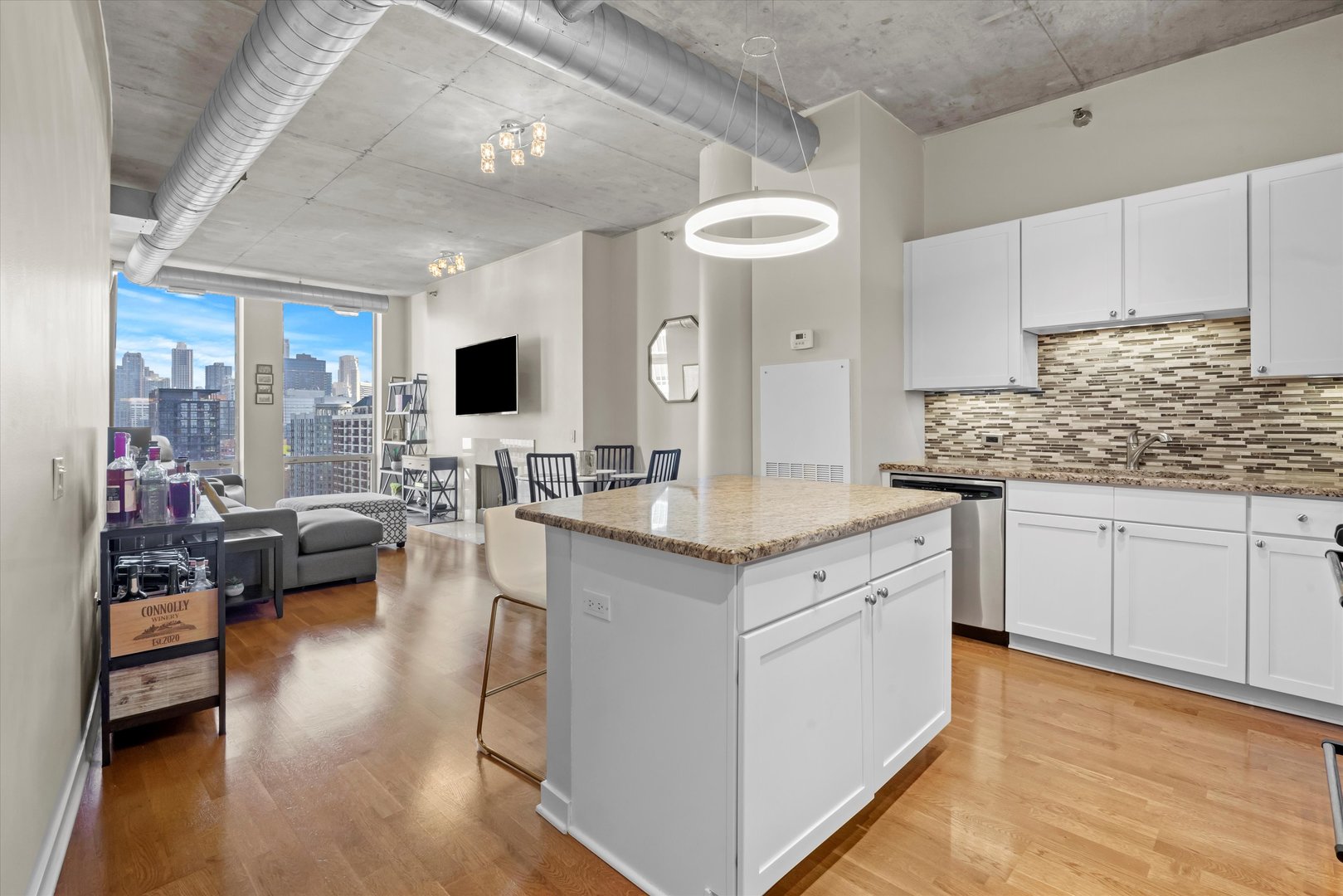720 N LARRABEE Street Unit: 1302