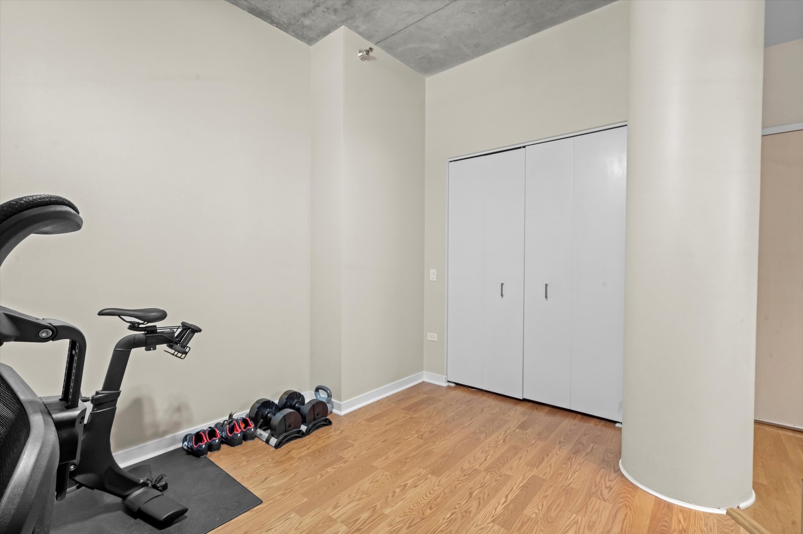 720 N LARRABEE Street Unit: 1302