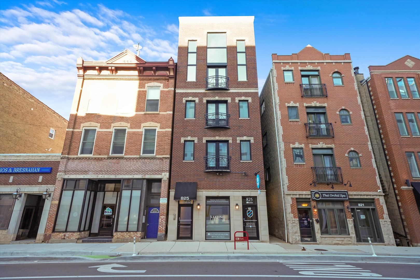 825 N Milwaukee Avenue Unit: 2R