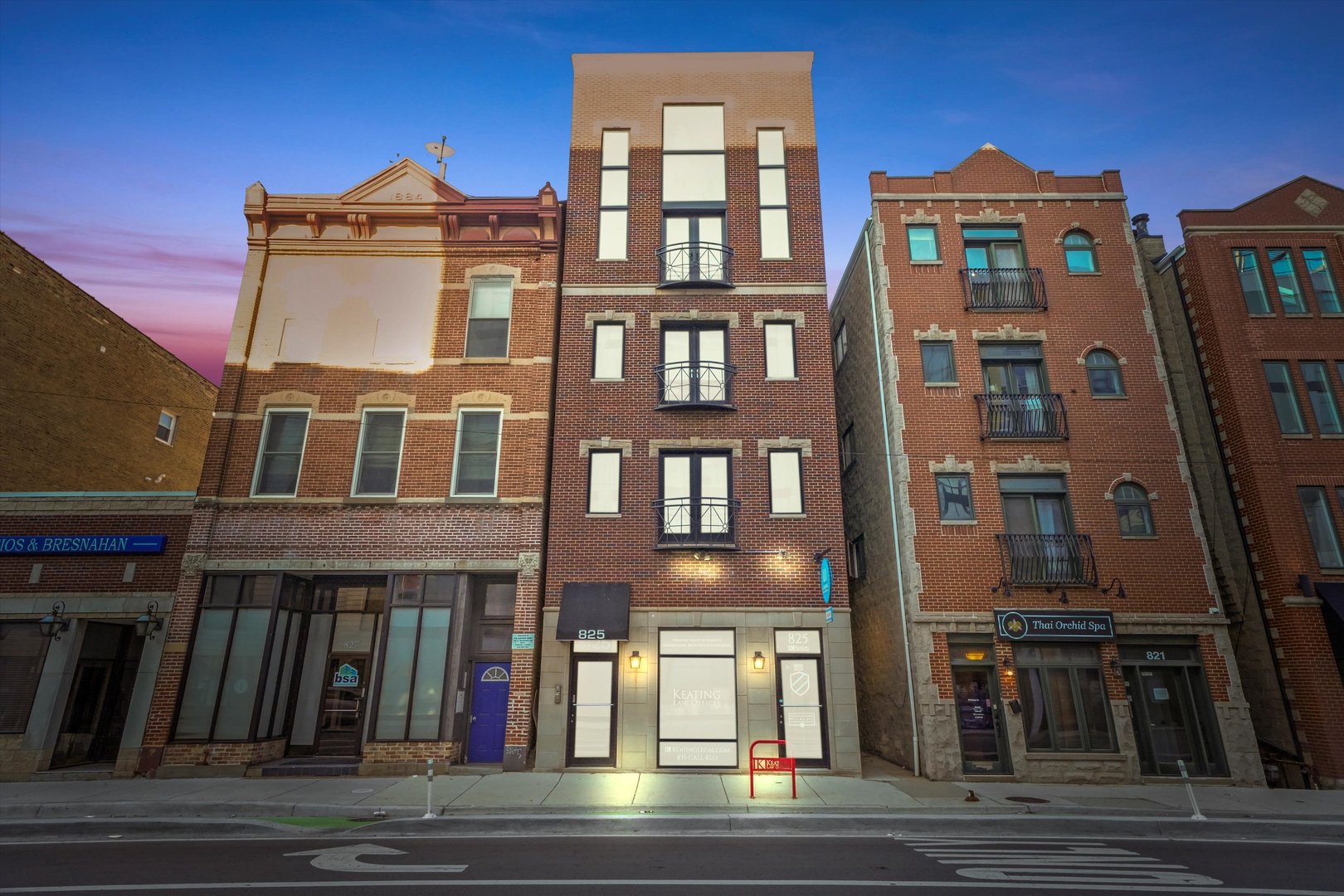 825 N Milwaukee Avenue Unit: 2R