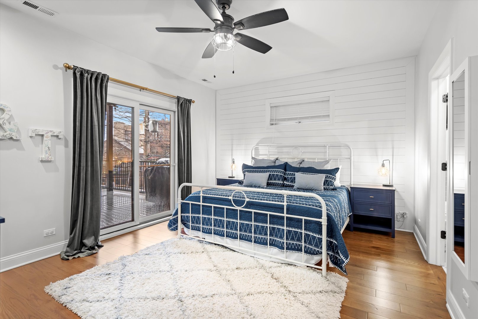 825 N Milwaukee Avenue Unit: 2R