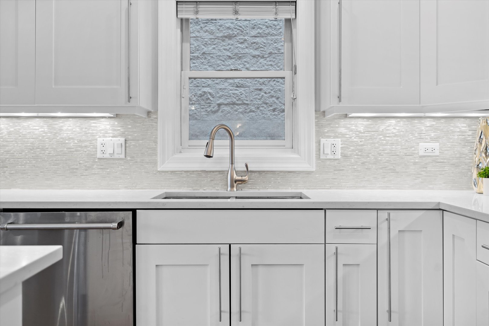 953 W Montana Street Unit: 3