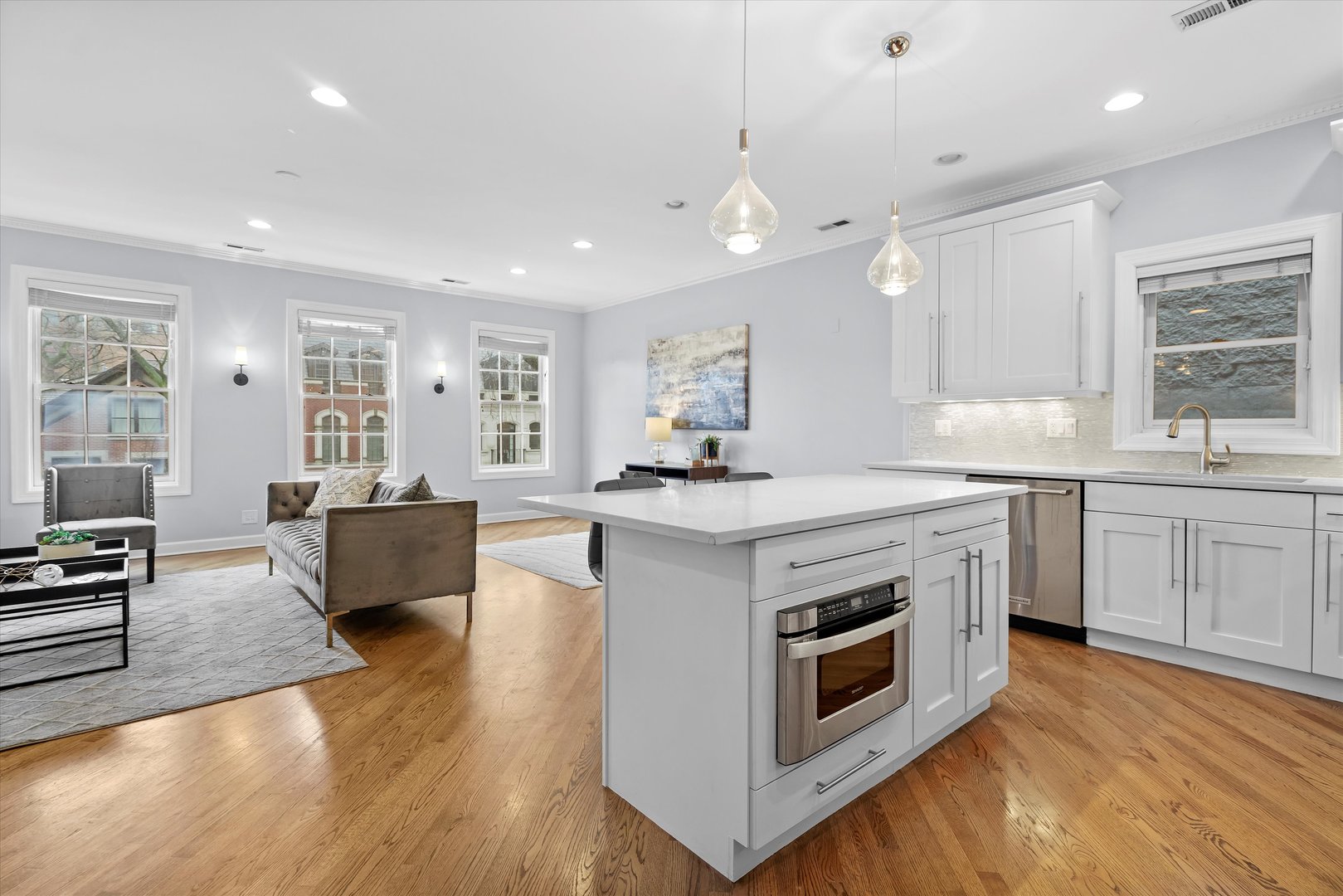 953 W Montana Street Unit: 3