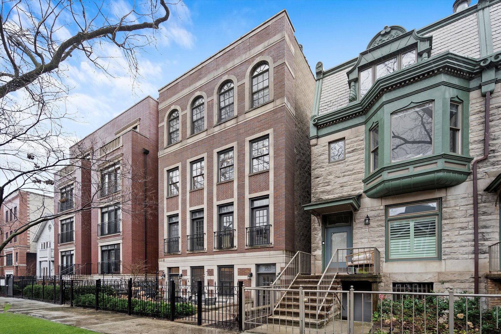 953 W Montana Street Unit: 3