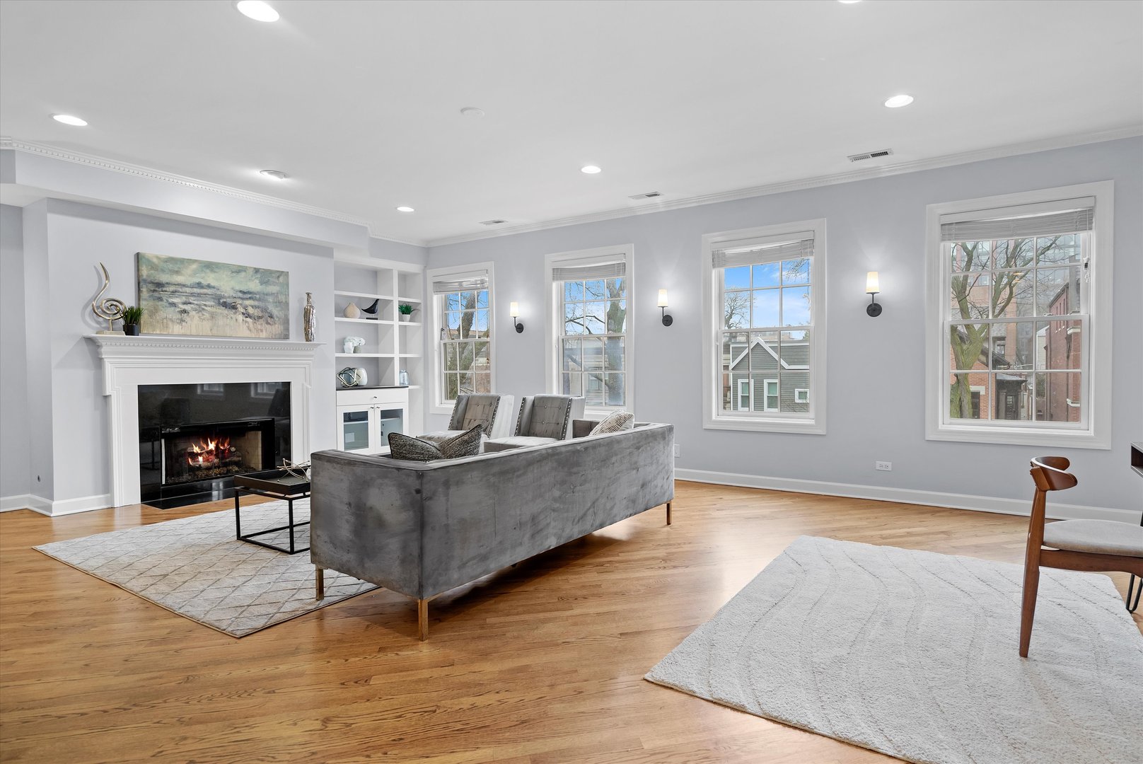 953 W Montana Street Unit: 3