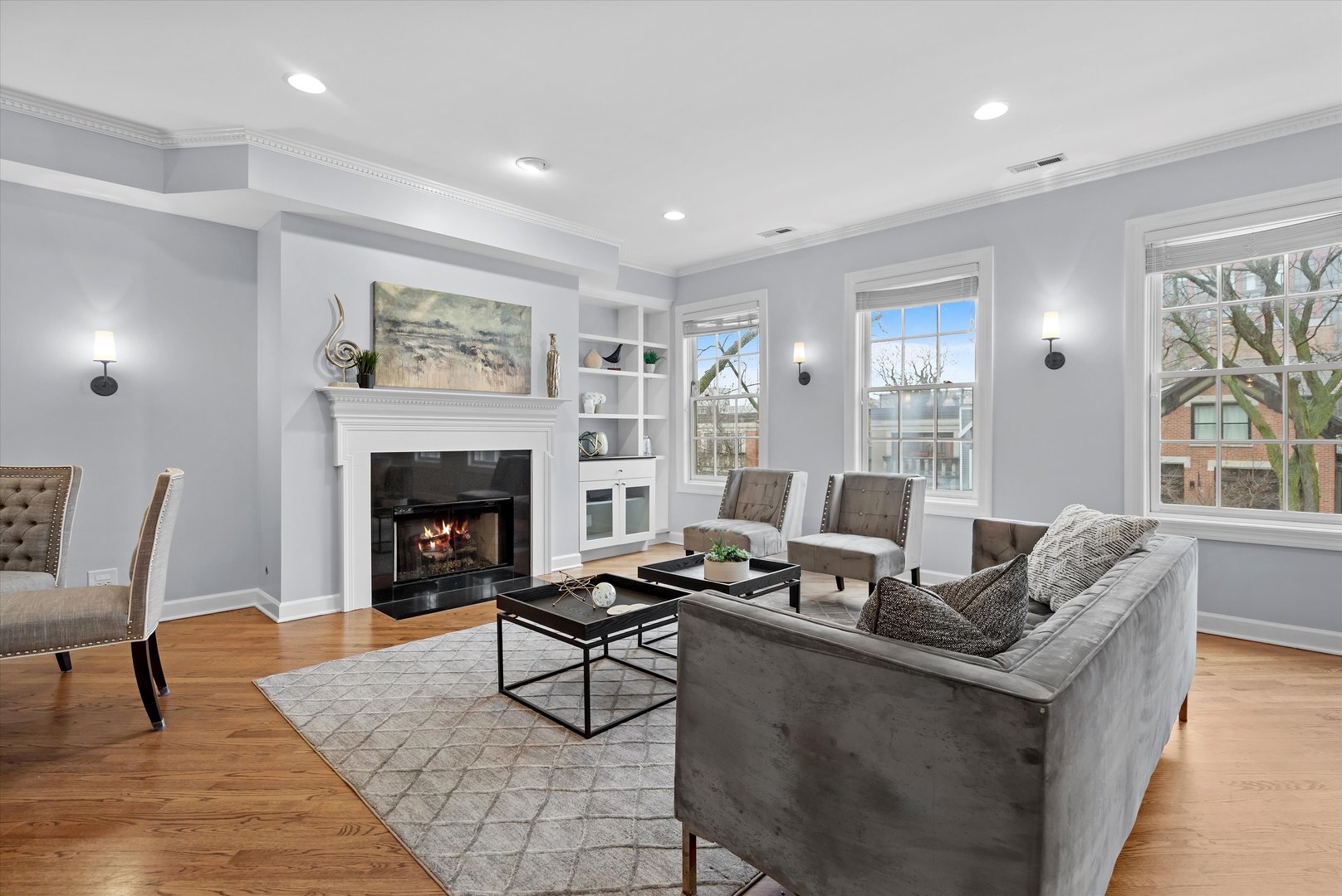 953 W Montana Street Unit: 3