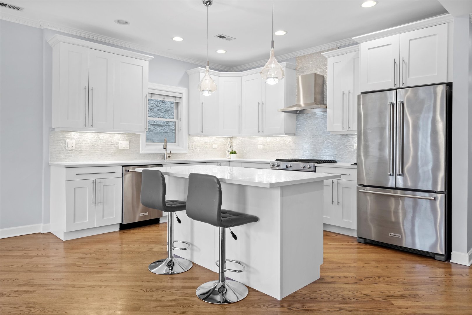 953 W Montana Street Unit: 3