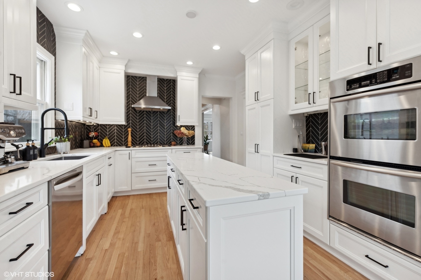 212 E Chicago Avenue