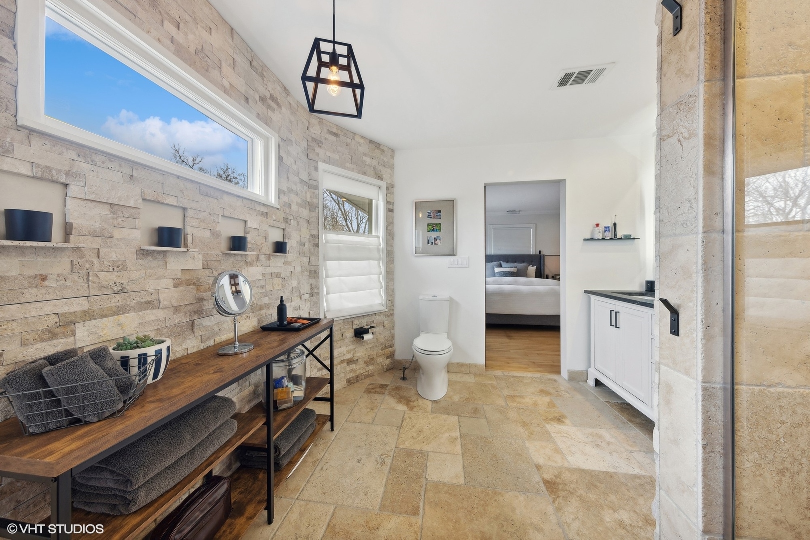 212 E Chicago Avenue