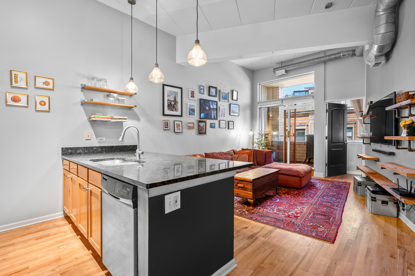 1645 W School Street Unit: 204