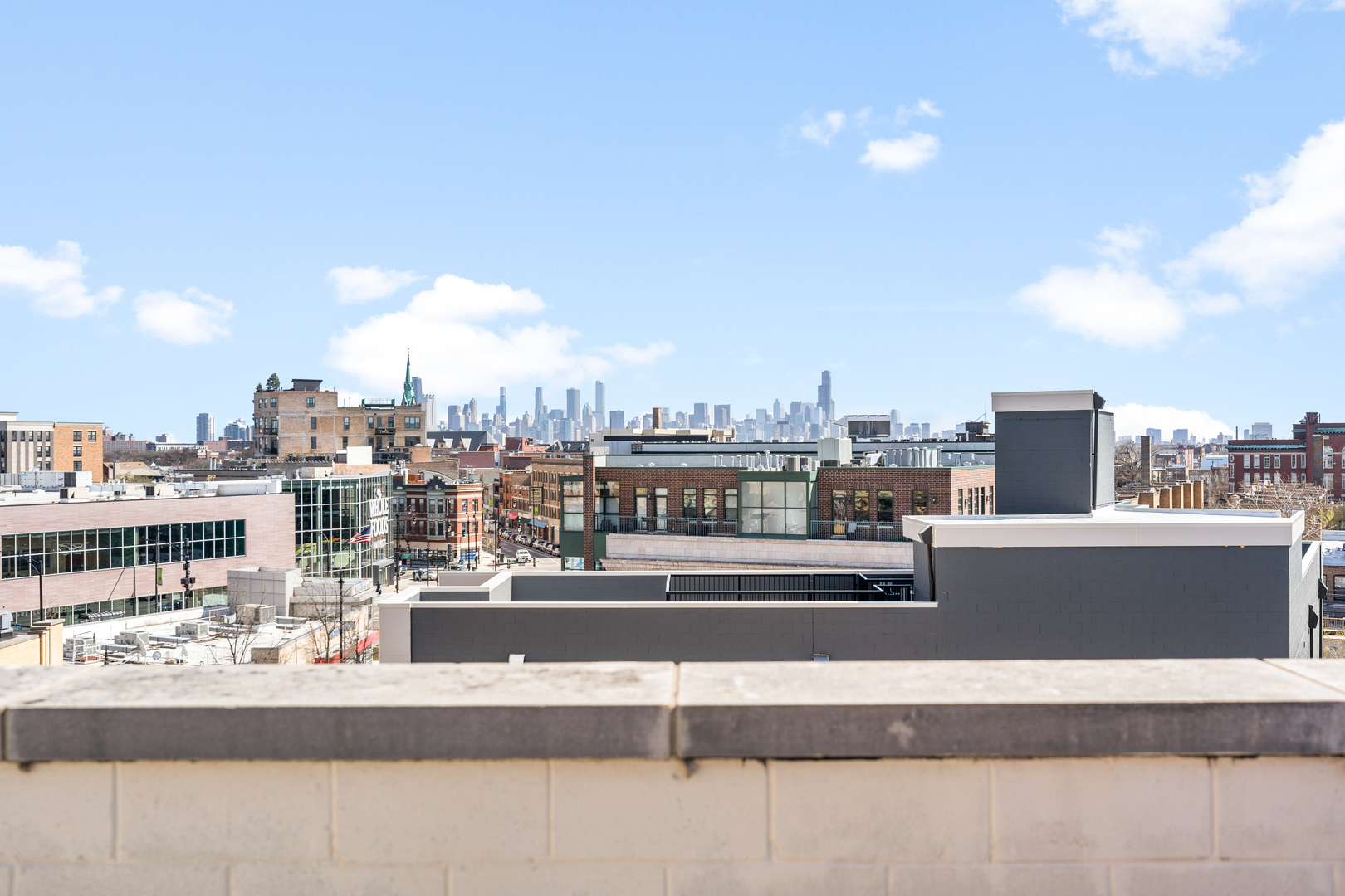 1645 W School Street Unit: 204