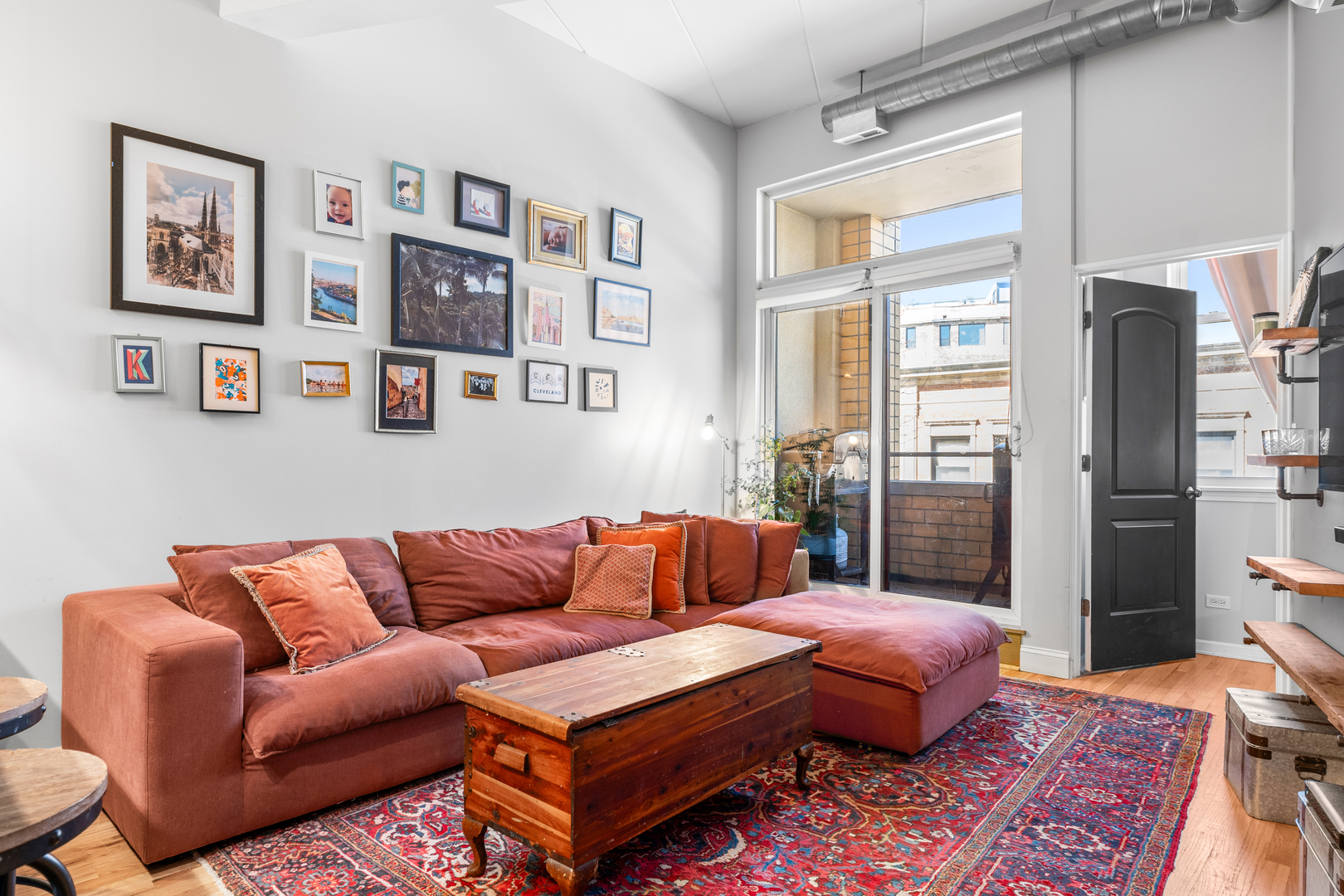 1645 W School Street Unit: 204