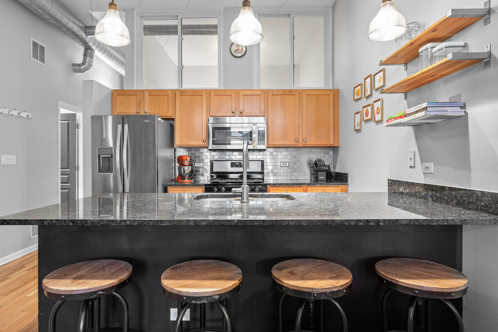 1645 W School Street Unit: 204