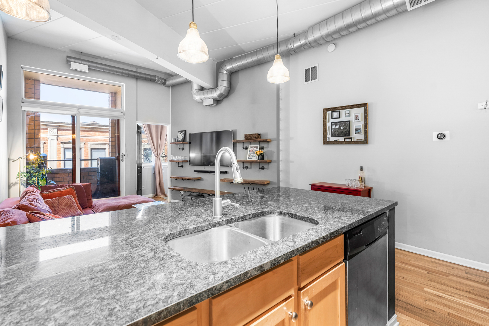 1645 W School Street Unit: 204