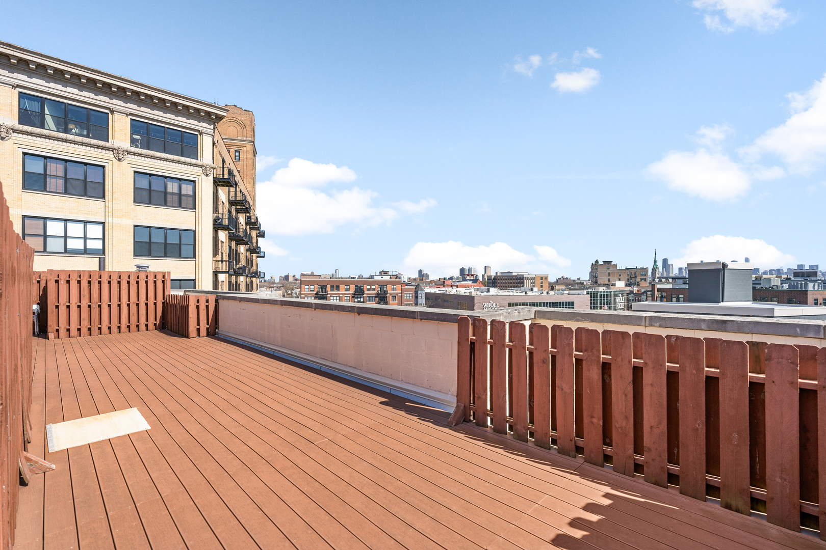 1645 W School Street Unit: 204