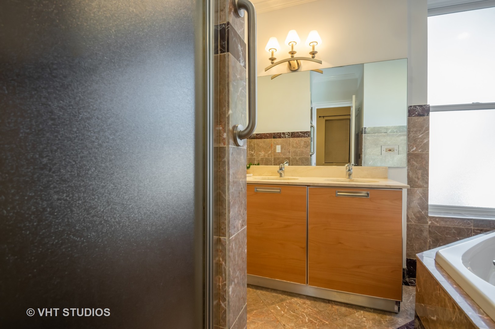 3032 W North Avenue Unit: 1