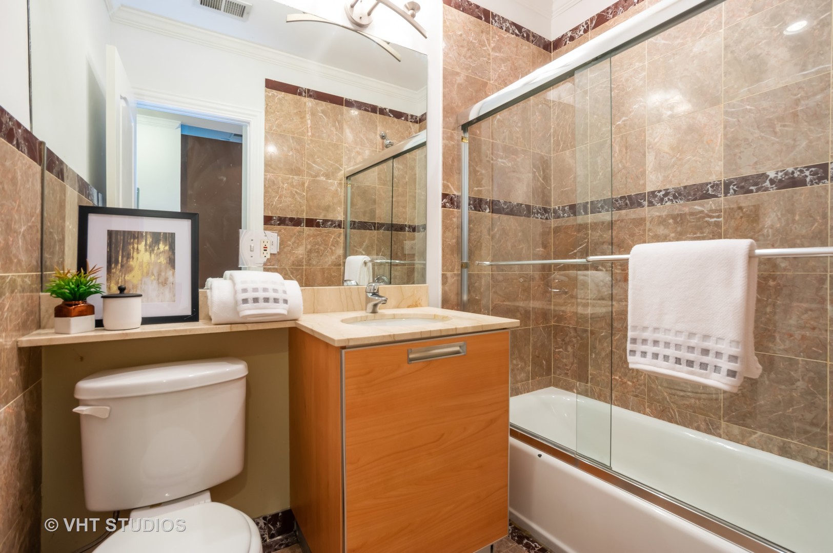 3032 W North Avenue Unit: 1