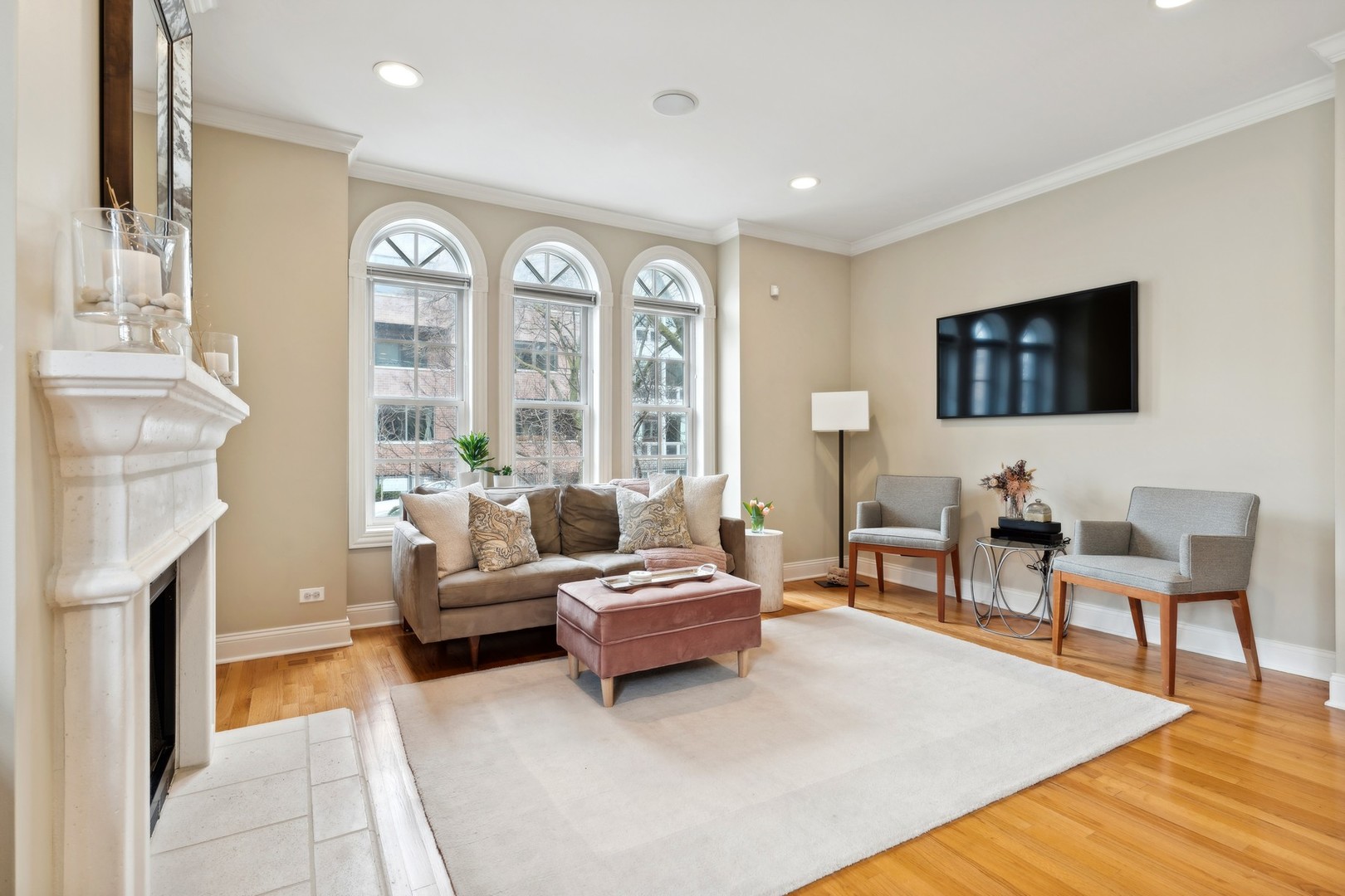 2147 W RICE Street Unit: 1W