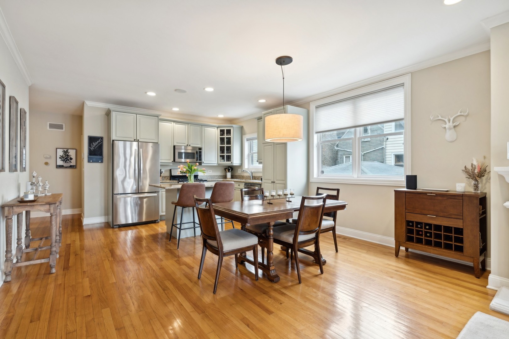 2147 W RICE Street Unit: 1W