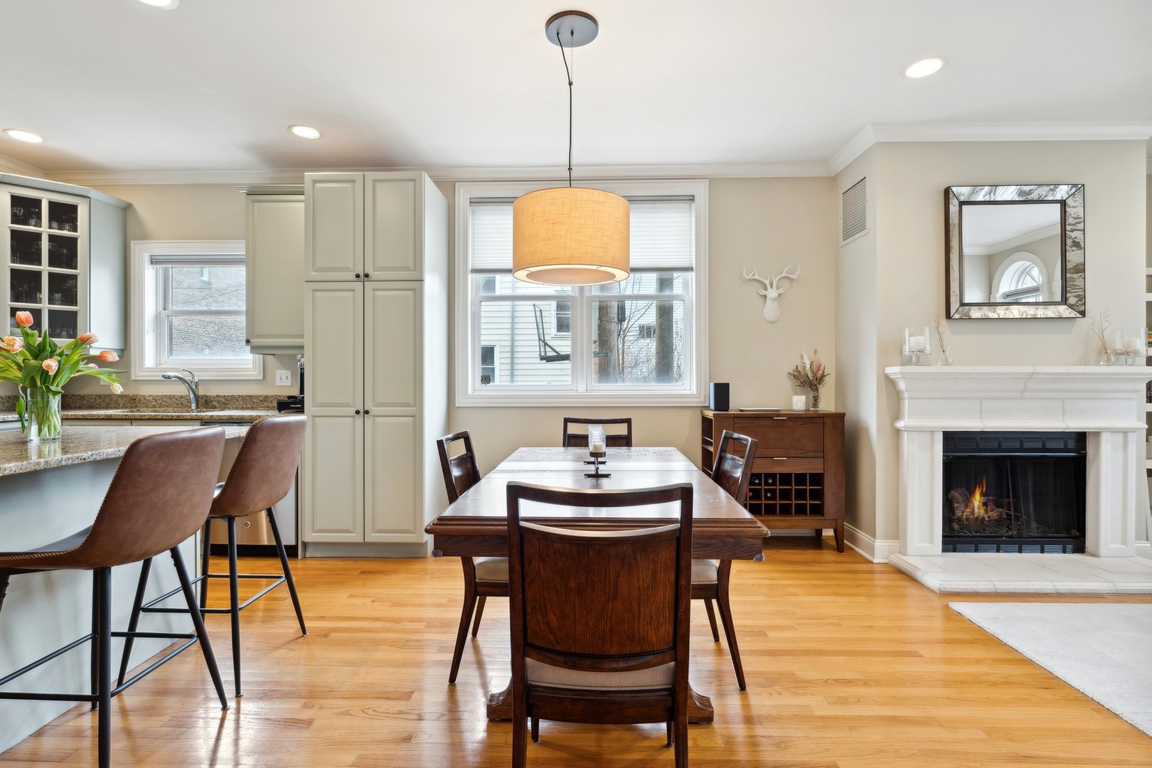 2147 W RICE Street Unit: 1W