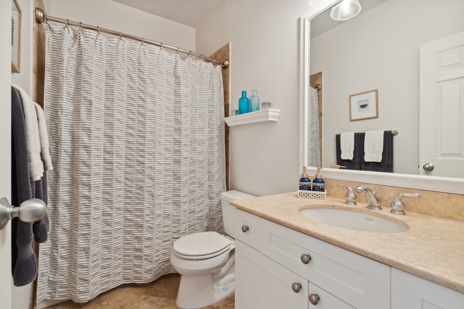 2147 W RICE Street Unit: 1W