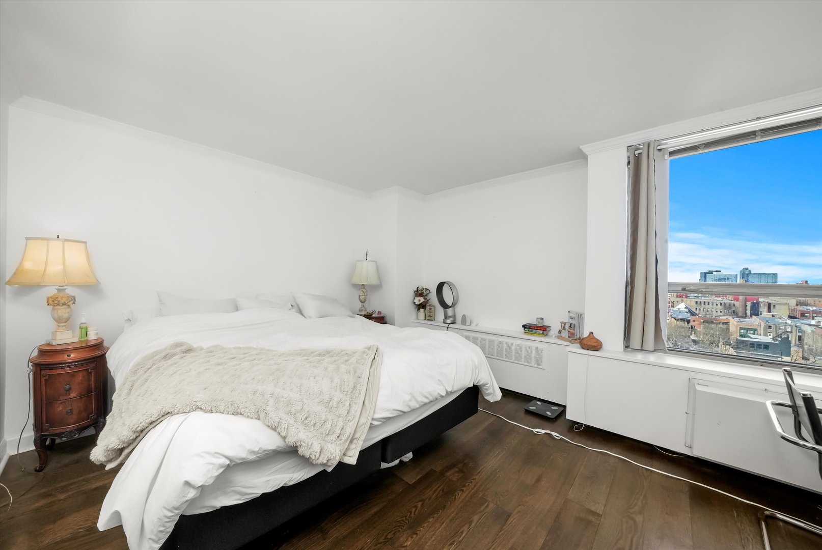 1355 N Sandburg Terrace Unit: 1109D