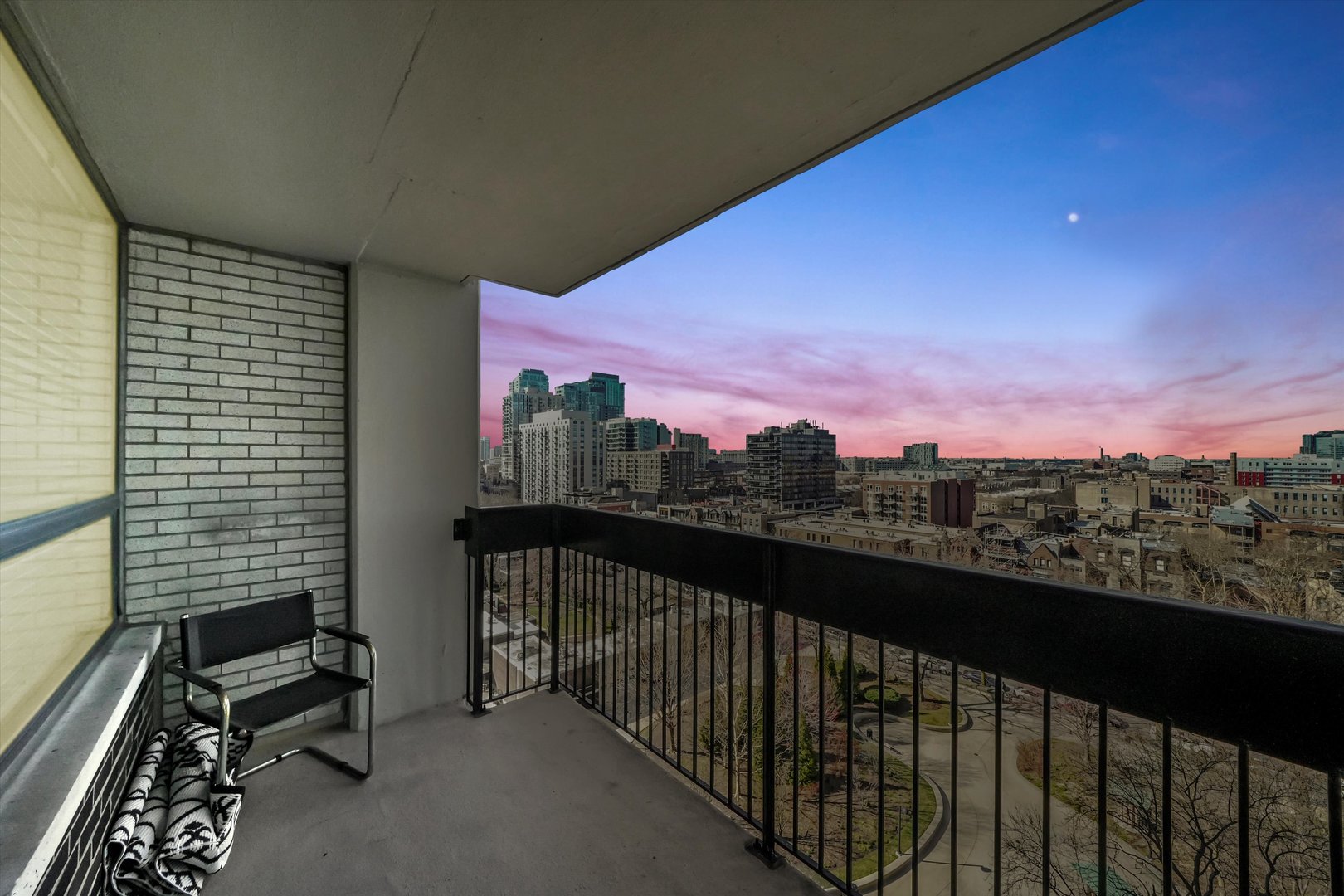 1355 N Sandburg Terrace Unit: 1109D