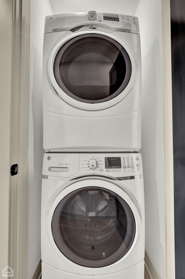 1232 N Bosworth Avenue Unit: 401