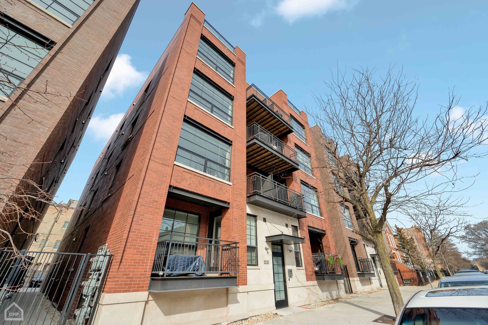 1232 N Bosworth Avenue Unit: 401