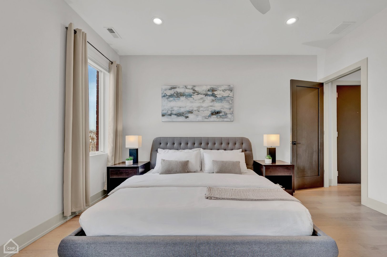 1232 N Bosworth Avenue Unit: 401