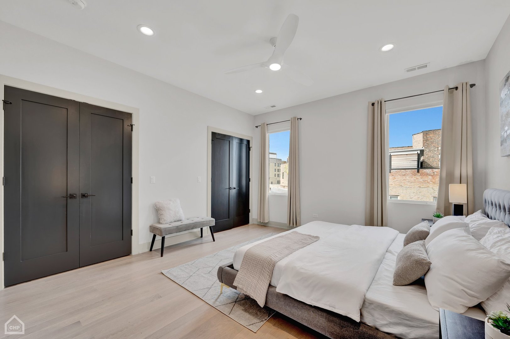 1232 N Bosworth Avenue Unit: 401