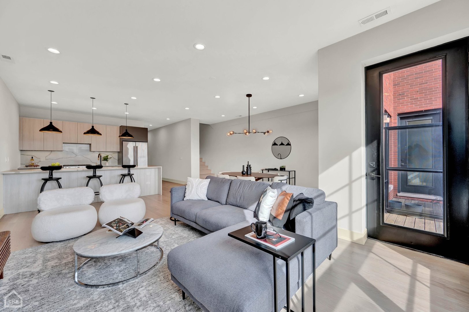 1232 N Bosworth Avenue Unit: 401