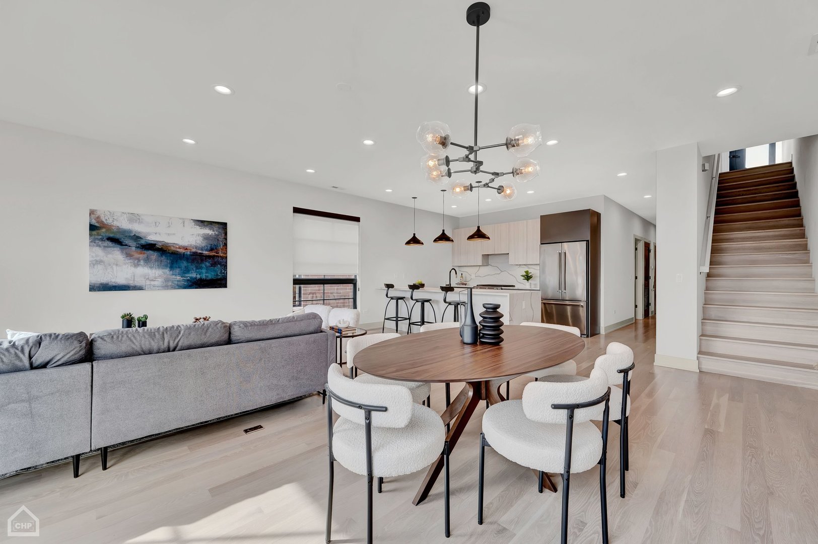 1232 N Bosworth Avenue Unit: 401