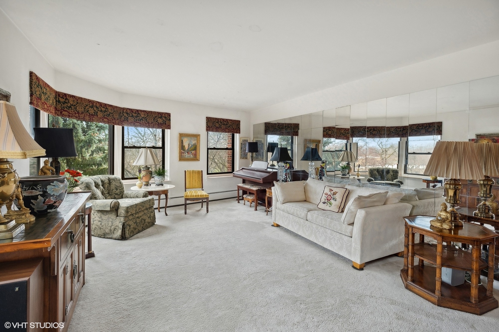 4880 N Marine Drive Unit: 401