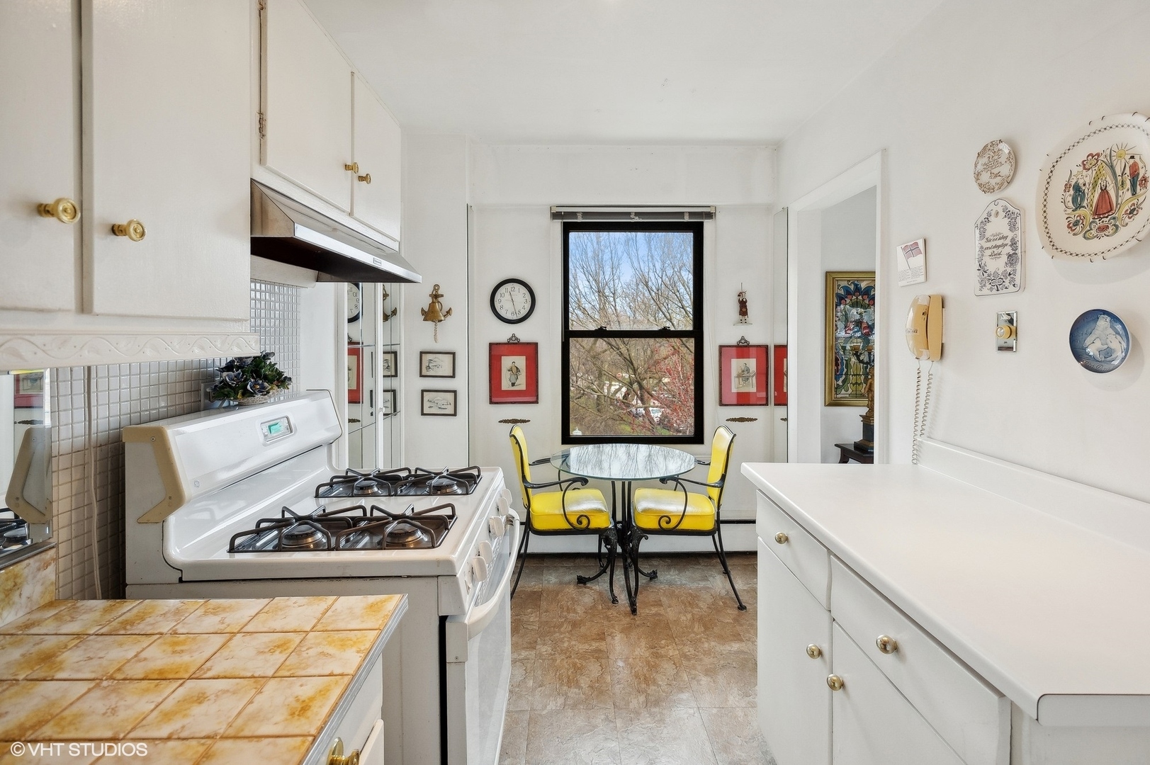 4880 N Marine Drive Unit: 401