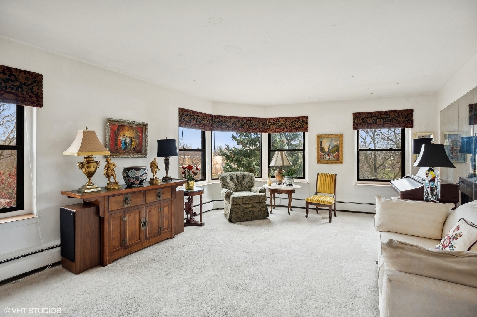 4880 N Marine Drive Unit: 401