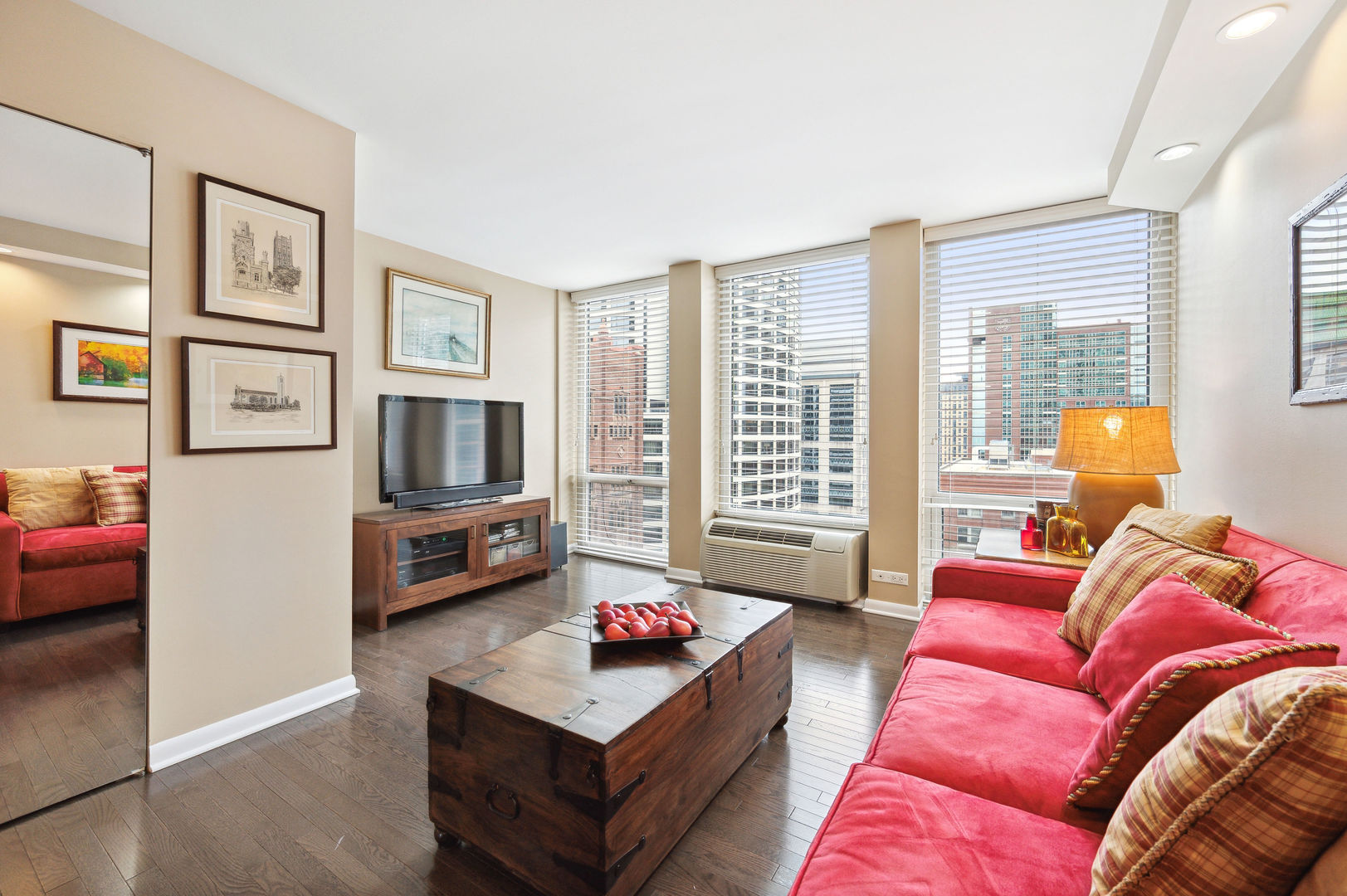 111 E Chestnut Street Unit: 20K