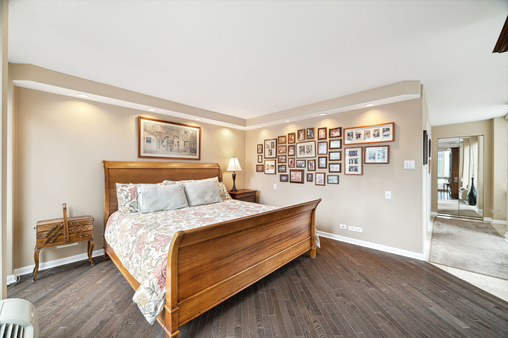 111 E Chestnut Street Unit: 20K