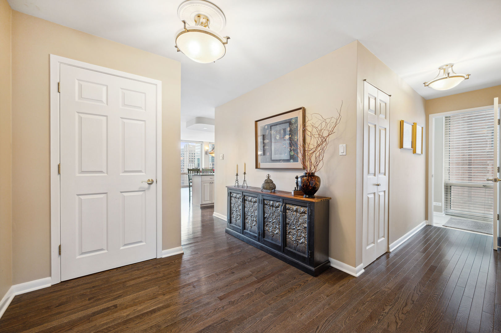 111 E Chestnut Street Unit: 20K