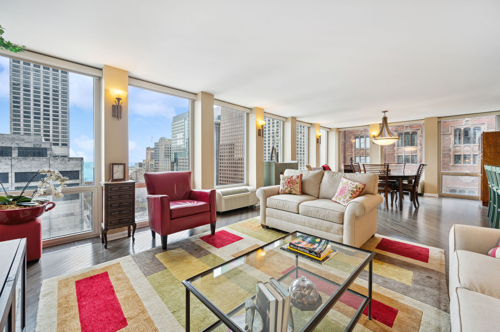 111 E Chestnut Street Unit: 20K