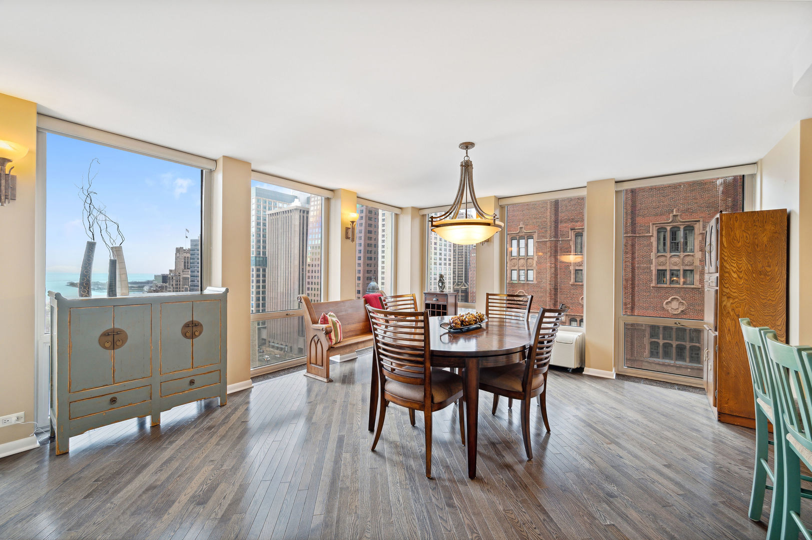 111 E Chestnut Street Unit: 20K