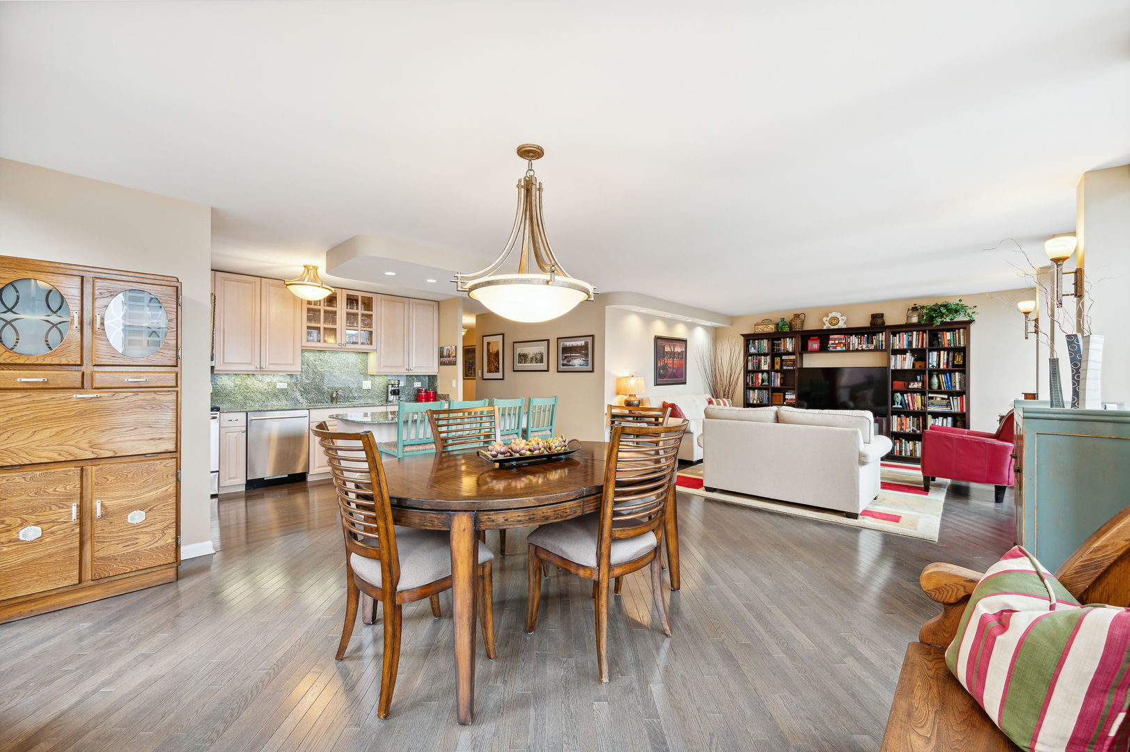 111 E Chestnut Street Unit: 20K