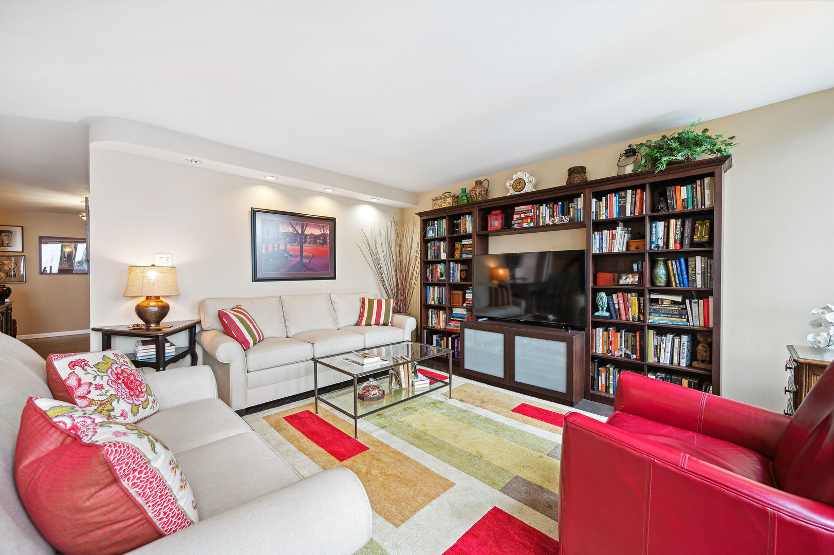 111 E Chestnut Street Unit: 20K