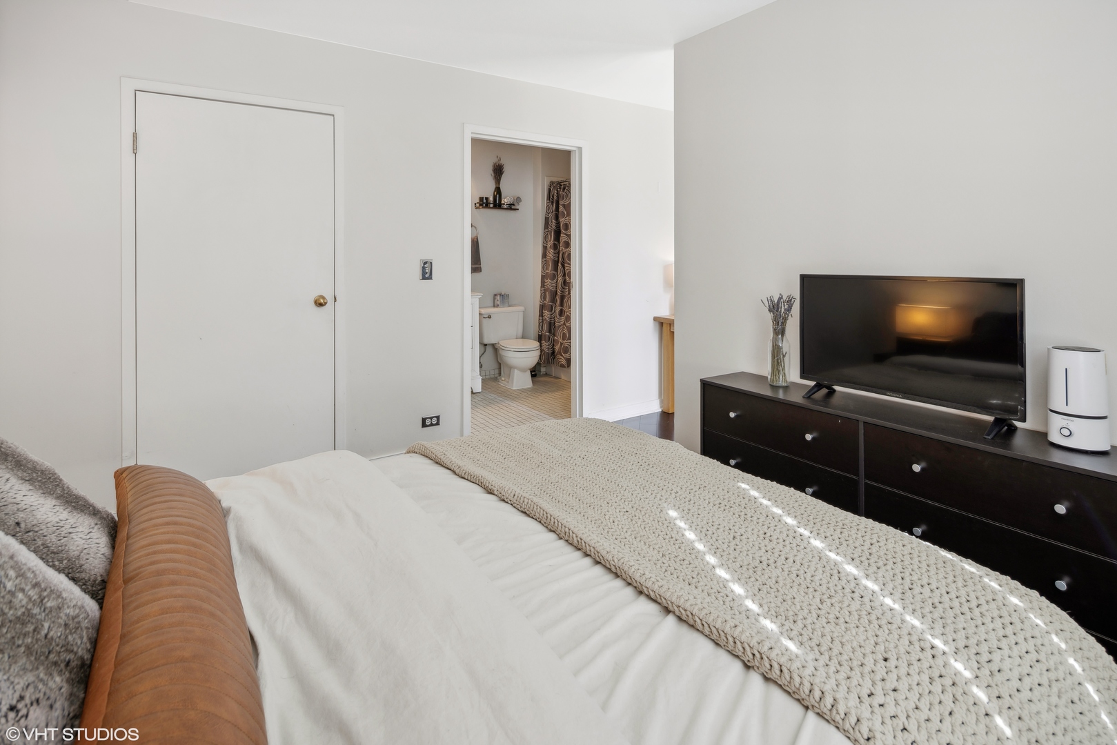 401 E Ontario Street Unit: 1606