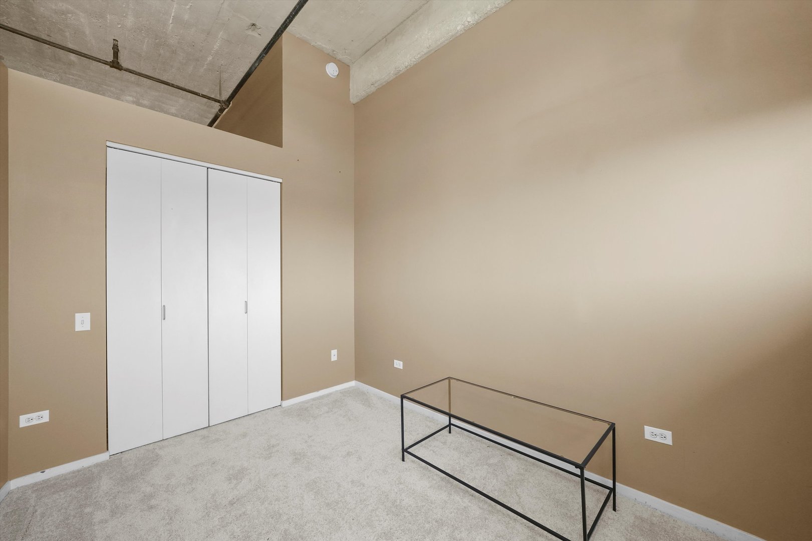 900 N Kingsbury Street Unit: 742