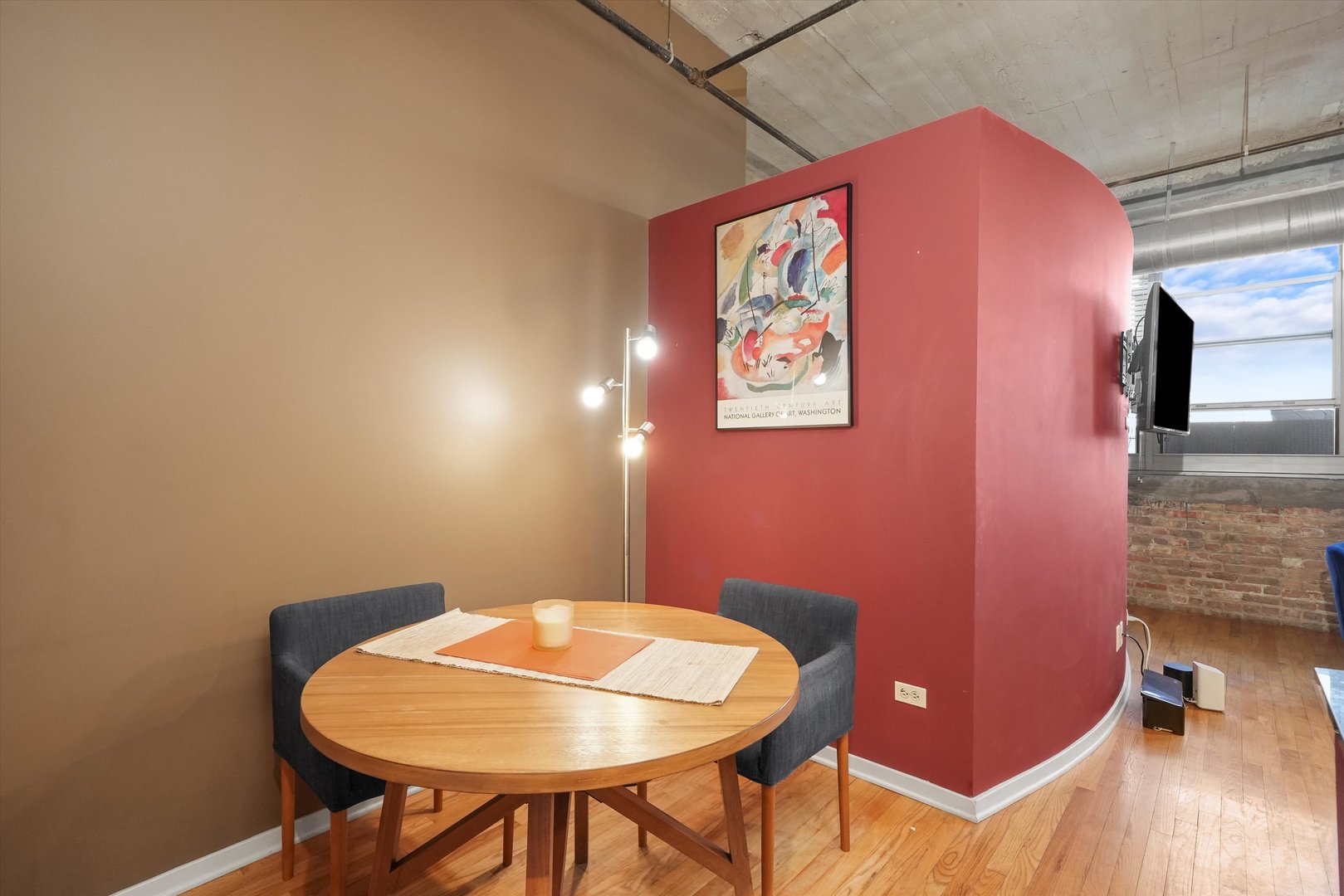 900 N Kingsbury Street Unit: 742