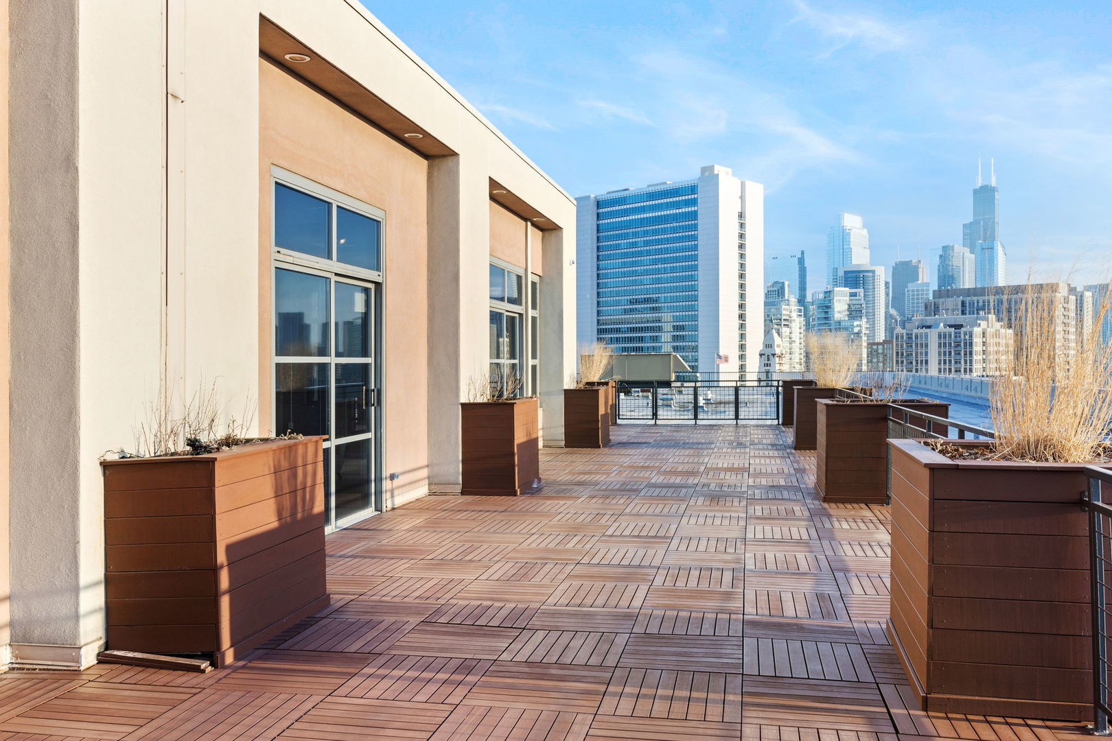 900 N Kingsbury Street Unit: 742