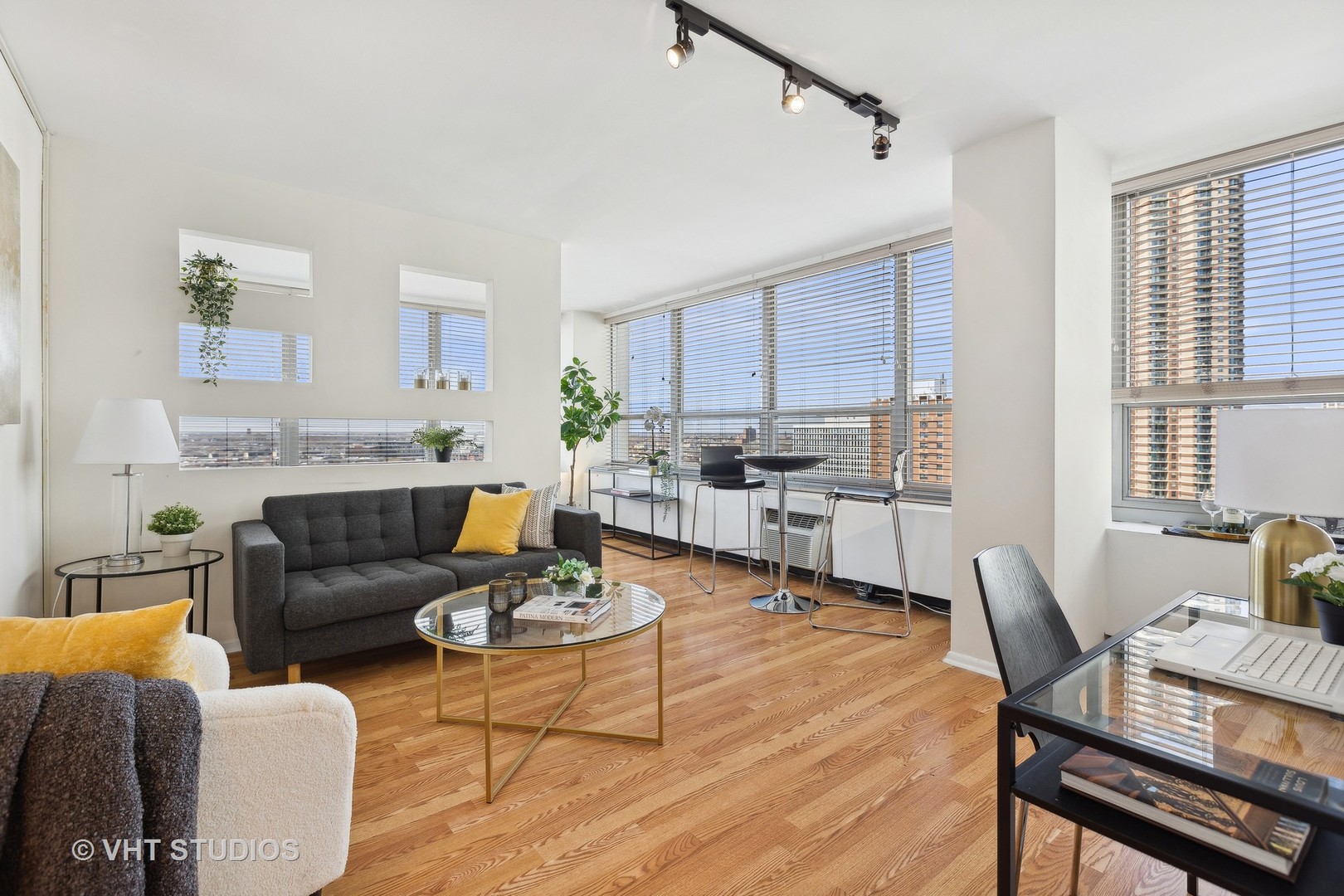 3550 N Lake Shore Drive Unit: 1826