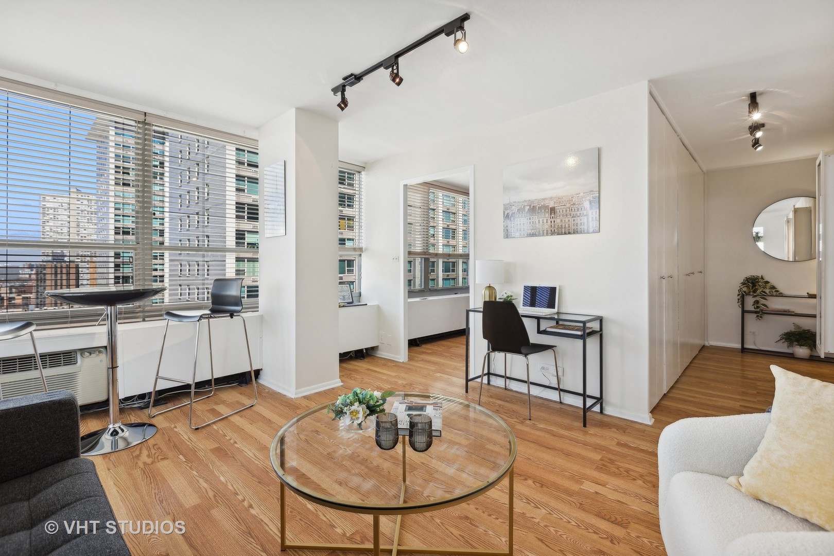 3550 N Lake Shore Drive Unit: 1826